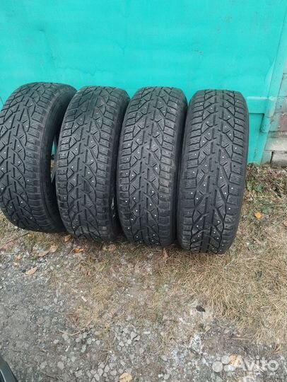 Kormoran SUV Stud 215/65 R17 99