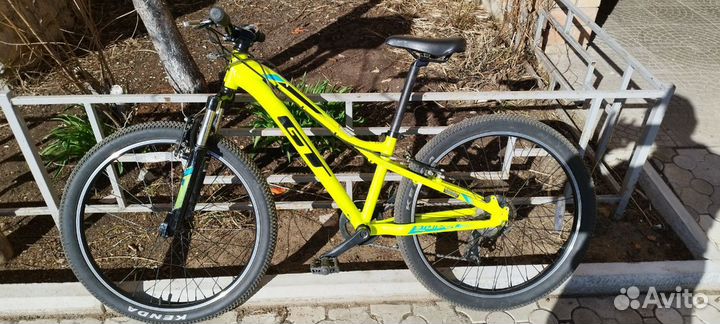 Подростковый горный велосипед GT 24 stomper prime