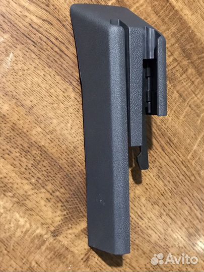 VW Накладка направляющих седений пер/левая