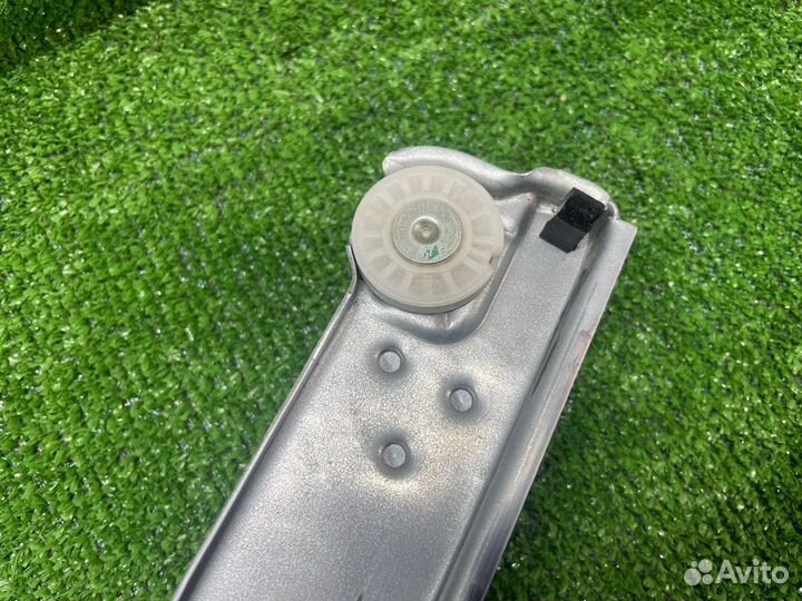 Стеклоподъемник электрический, передний левый