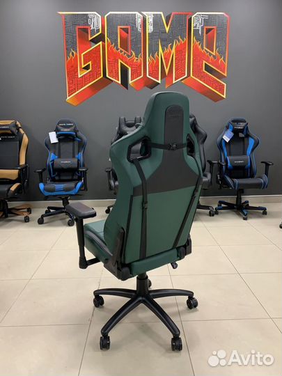 Игровое компьютерное кресло