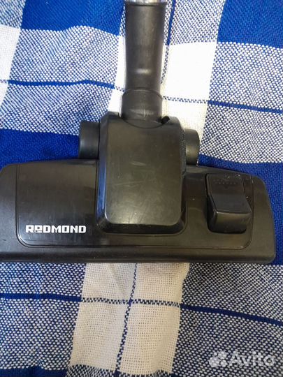 Телескопичнская щётка Redmond пылесоса