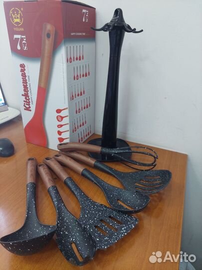 Набор кухонных принадлнжностей