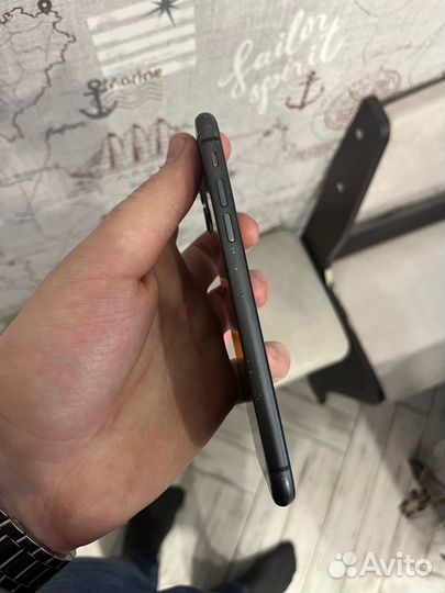 iPhone 11, 256 ГБ