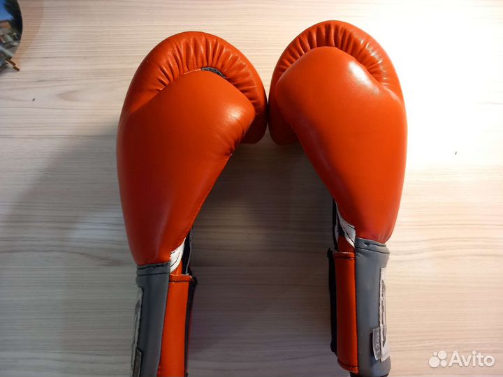 Боксерские перчатки 12 oz everlast