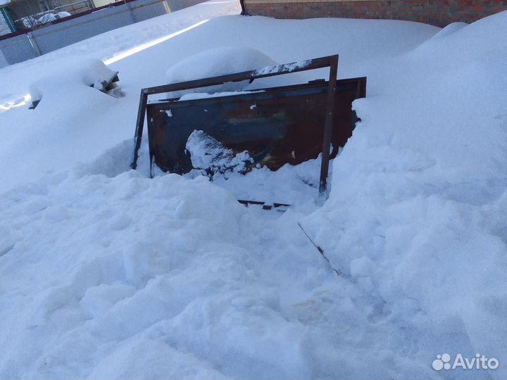 Дверь с замком