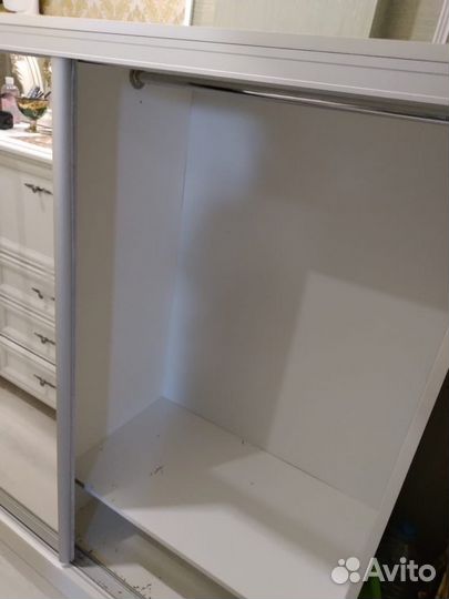 Шкаф купе с зеркалом