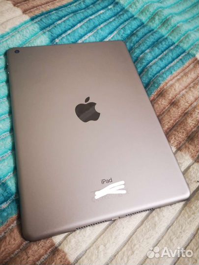 iPad 5го поколения A1822