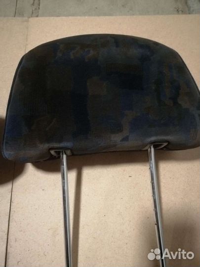 Подголовник Митсубиси Каризма