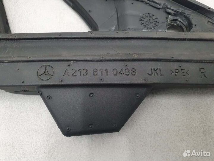 Уплотнитель зеркала правый Mercedes E220 D Amg