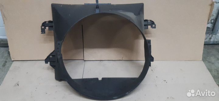 Диффузор радиатора Додж Рам 2009-2017 68241660AA