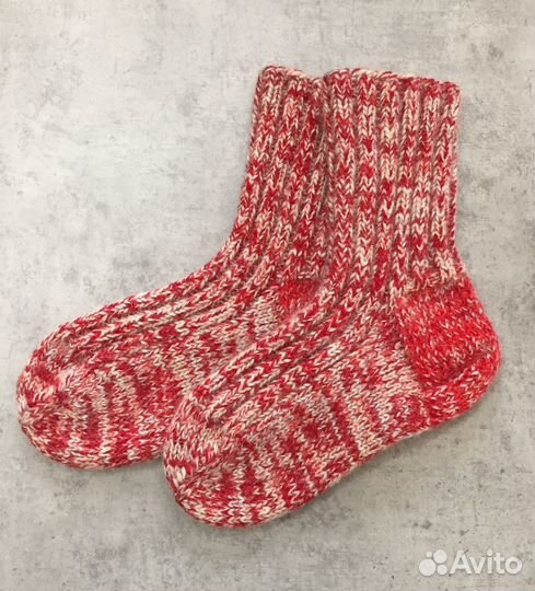 Красные шерстяные носки