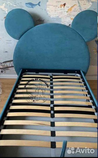 Кровать детская с мягкой спинкой
