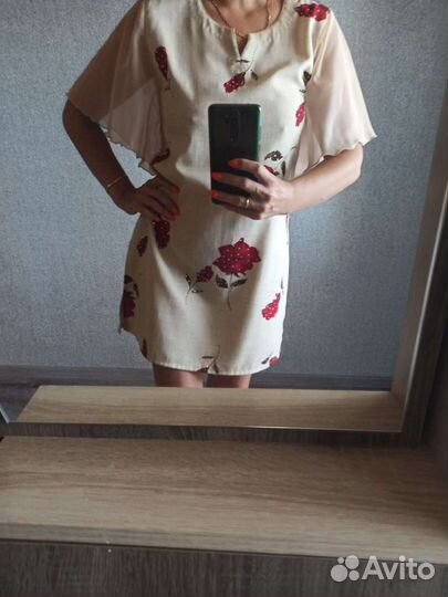 Лёгкое платье со стразами