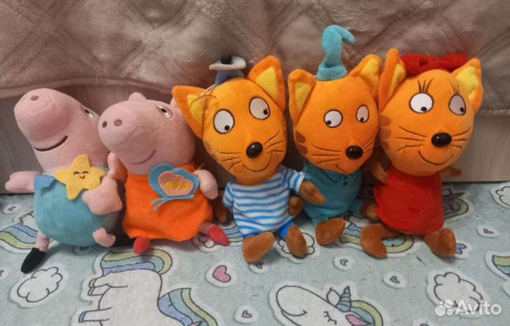 Игрушки свинки и коты