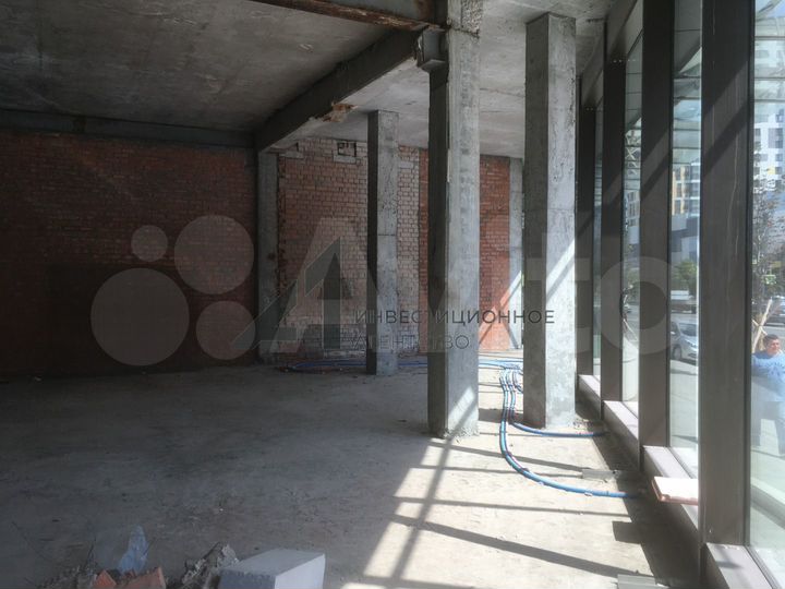 Аренда в центре, витраж