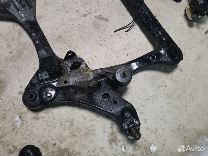 Балка подмоторная для Toyota Highlander II 2007-20