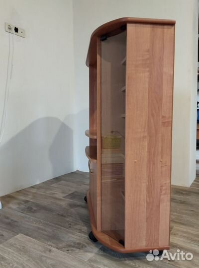 Тумбочке для телевизора