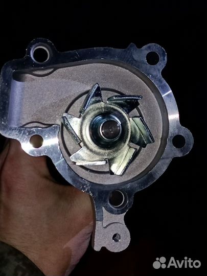 Водяная помпа KIA Rio 2 новая оригинал