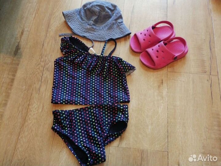 Купальник и панама