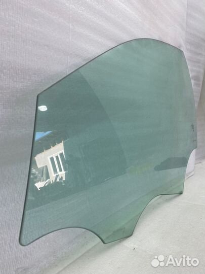 Стекло двери переднее левое Mercedes Benz E-Class