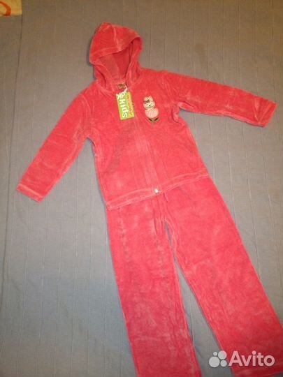 Костюм велюр новый 4-5 лет
