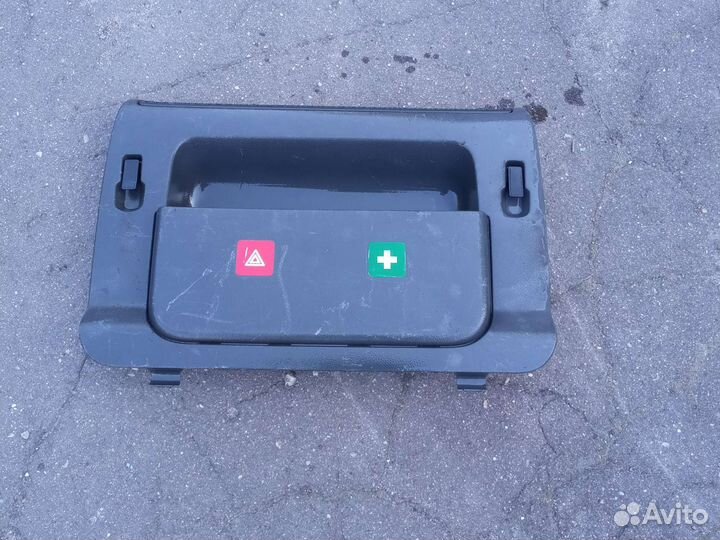 Mercedes vaneo 414 бардачок