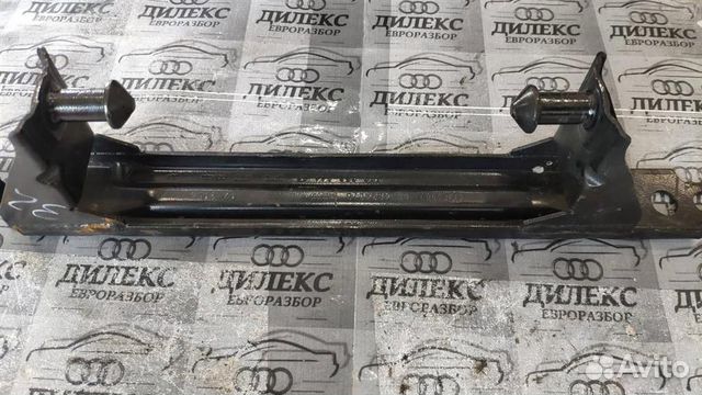 Кронштейн глушителя VW Jetta 2005-2011