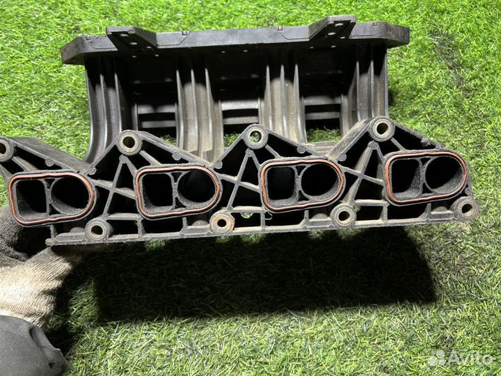 Коллектор впускной Mercedes-Benz Vito