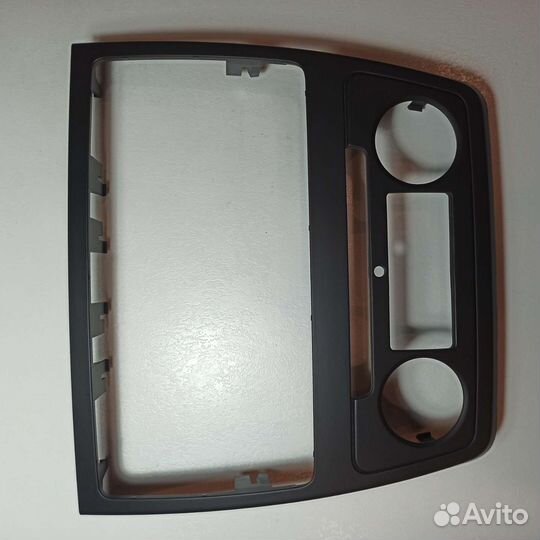 Рамка магнитолы skoda yeti 1