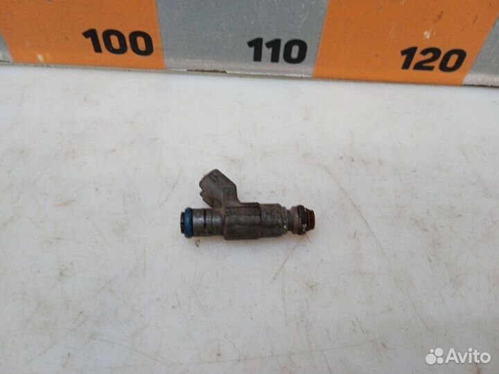 Форсунка топливная Ford Focus 1 2.0 2002