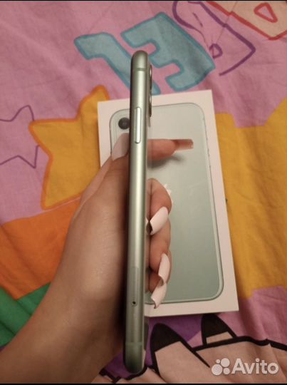 Телефон iPhone 11
