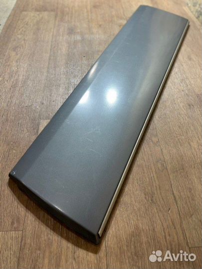 Молдинг двери передний правый Mercedes-Benz E320