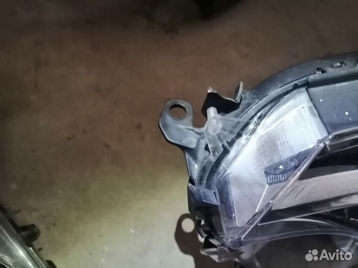 Фара передняя левая Toyota Rav4 CA40 2015