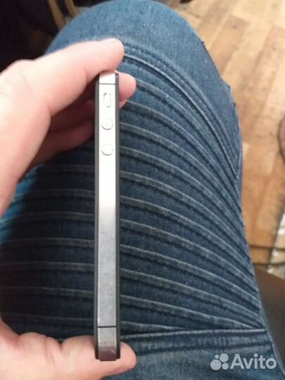 Продаю Apple iPhone 64 gb в хорошем состоянии