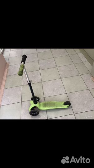 Самокат трехколесный