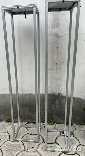 Стойка металлическая для цветов