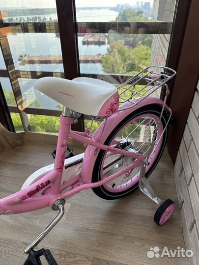 Велосипед новый четырехколесный 16 дюймов