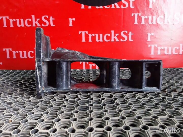 Кронштейн торсиона кабины левый Daf XF106