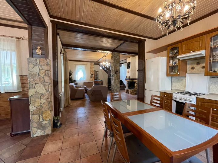 Дом 205 м² на участке 20 сот.