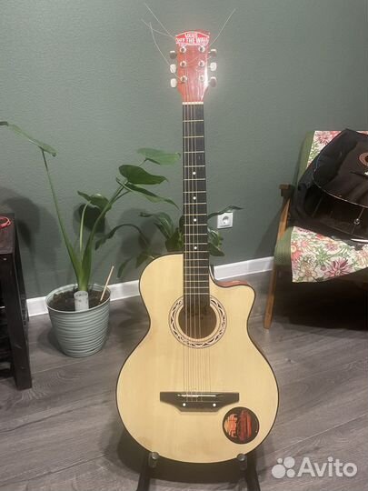 Акустическая гитара