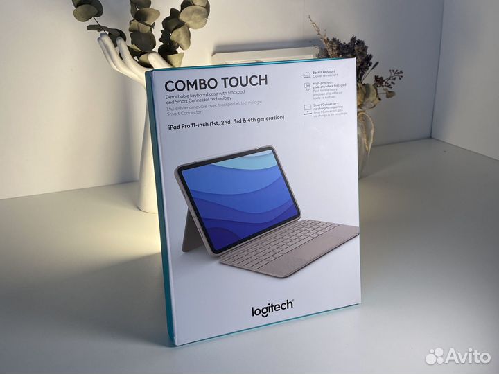 Logitech Combo Touch iPad 11 Pro Sand