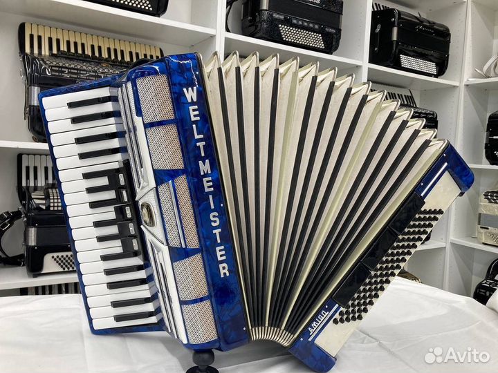 Аккордеон Weltmeister Amigo
