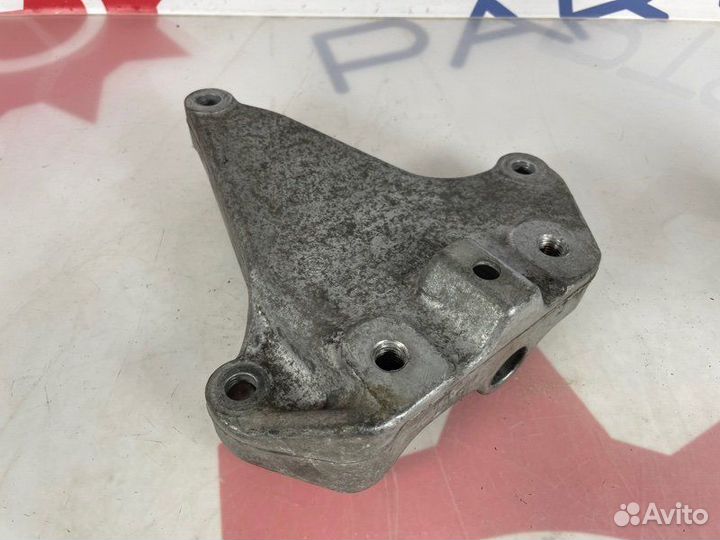 Кронштейн кпп левый Vw Golf MK6 1.4 2012