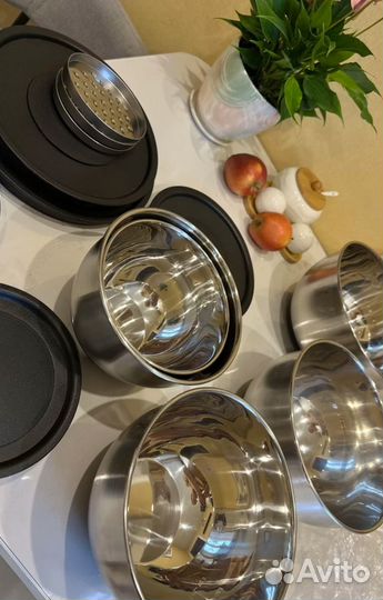 Набор мисок с крышками