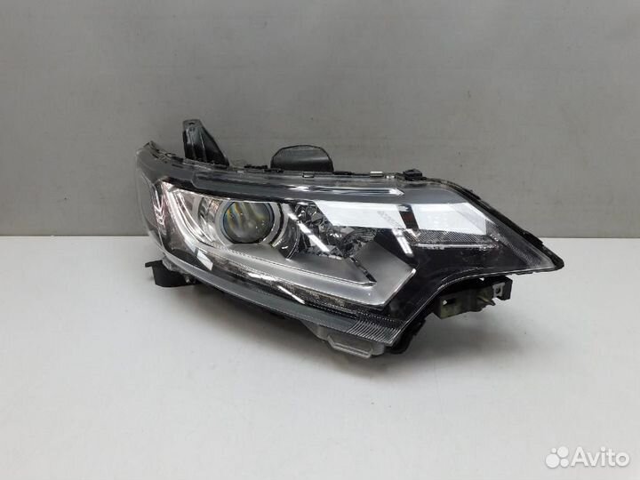 Фара правая Mitsubishi Outlander