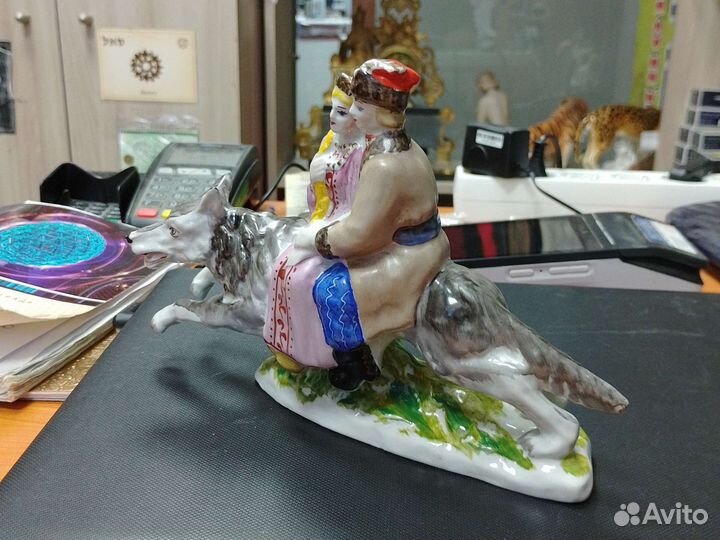 Фарфоровые статуэтки Иван царевич на сером волке