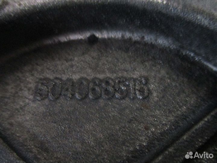 Крышка передняя Iveco 504068516