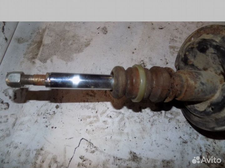 Амортизатор передний левый Celica (ZT23#) 1999-200