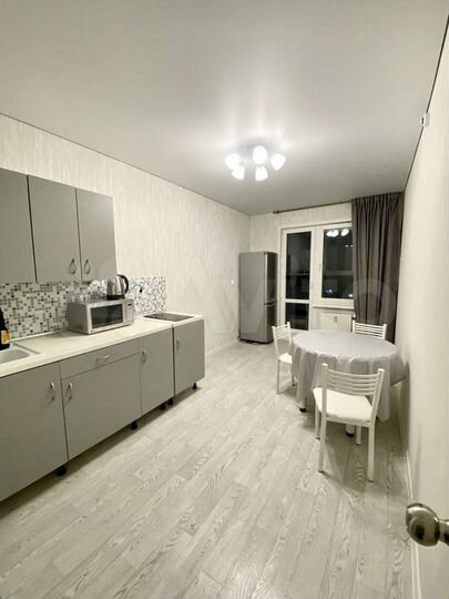 1-к. квартира, 42 м², 7/18 эт.